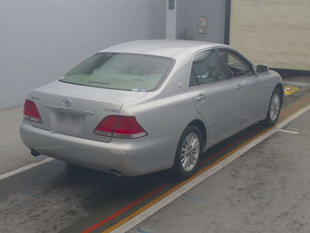 2004 Toyota Crown GRS182[1]