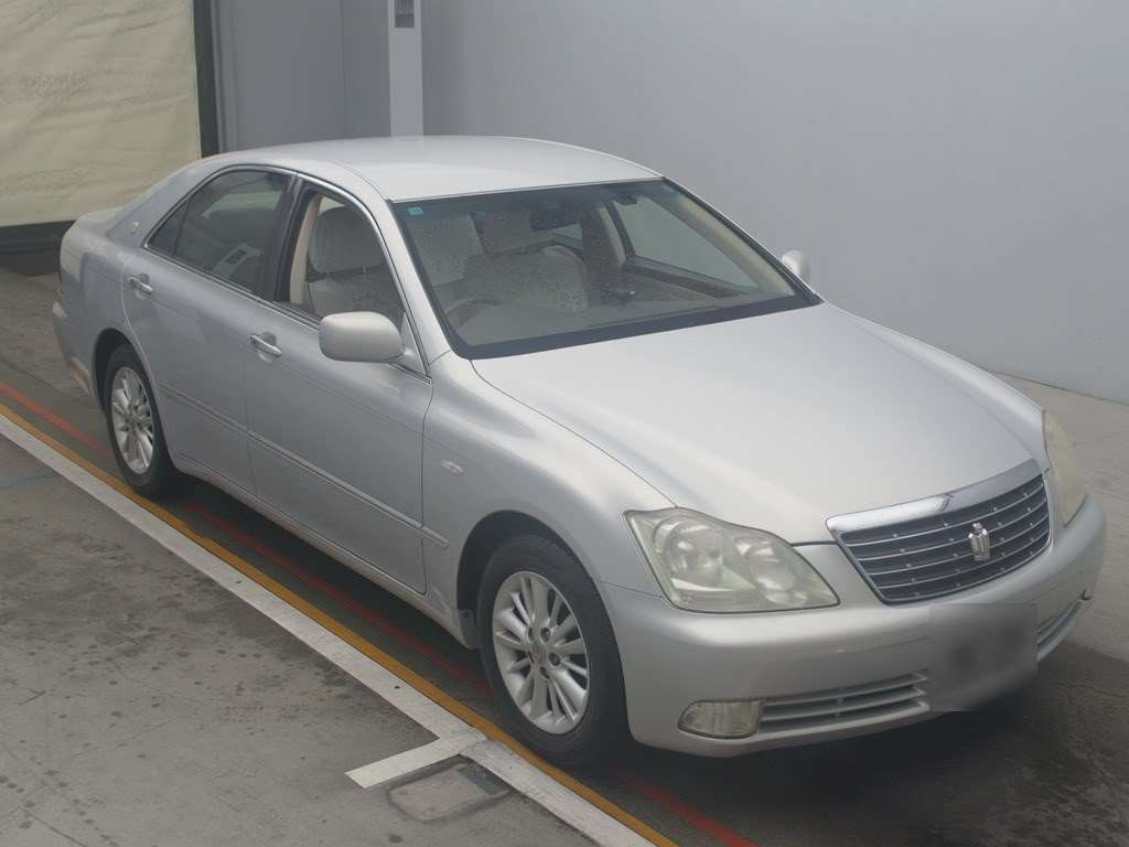 2004 Toyota Crown GRS182[2]