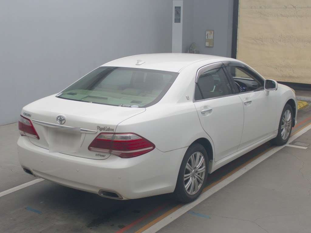 2010 Toyota Crown GRS203[1]