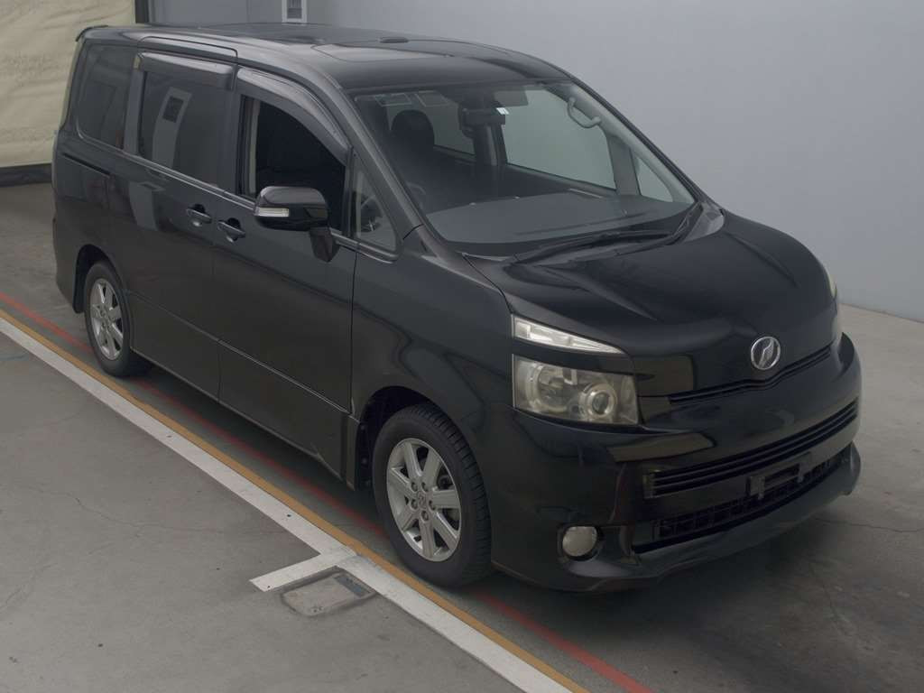 2010 Toyota Voxy ZRR70W[2]