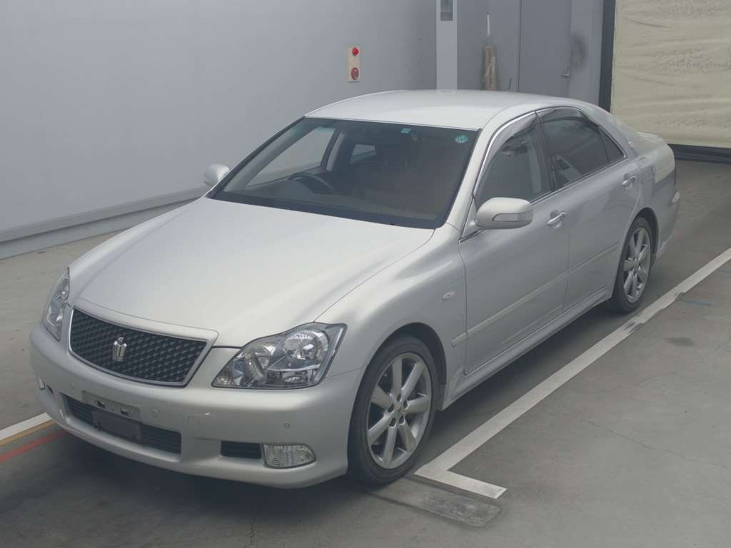 2005 Toyota Crown GRS184[0]