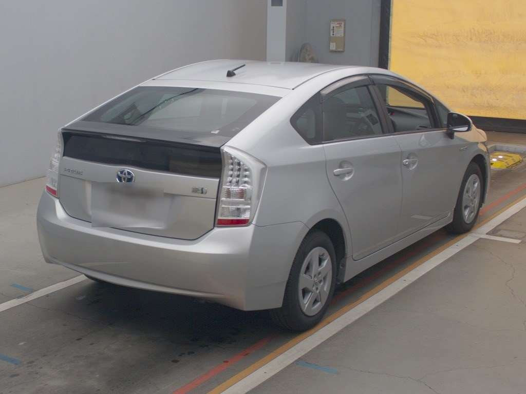 2011 Toyota Prius ZVW30[1]