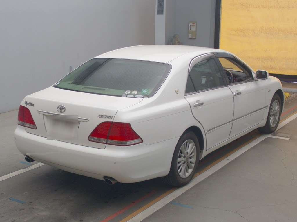 2004 Toyota Crown GRS182[1]