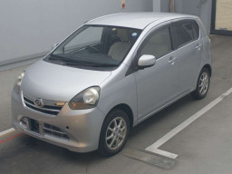 2011 Daihatsu Mira es