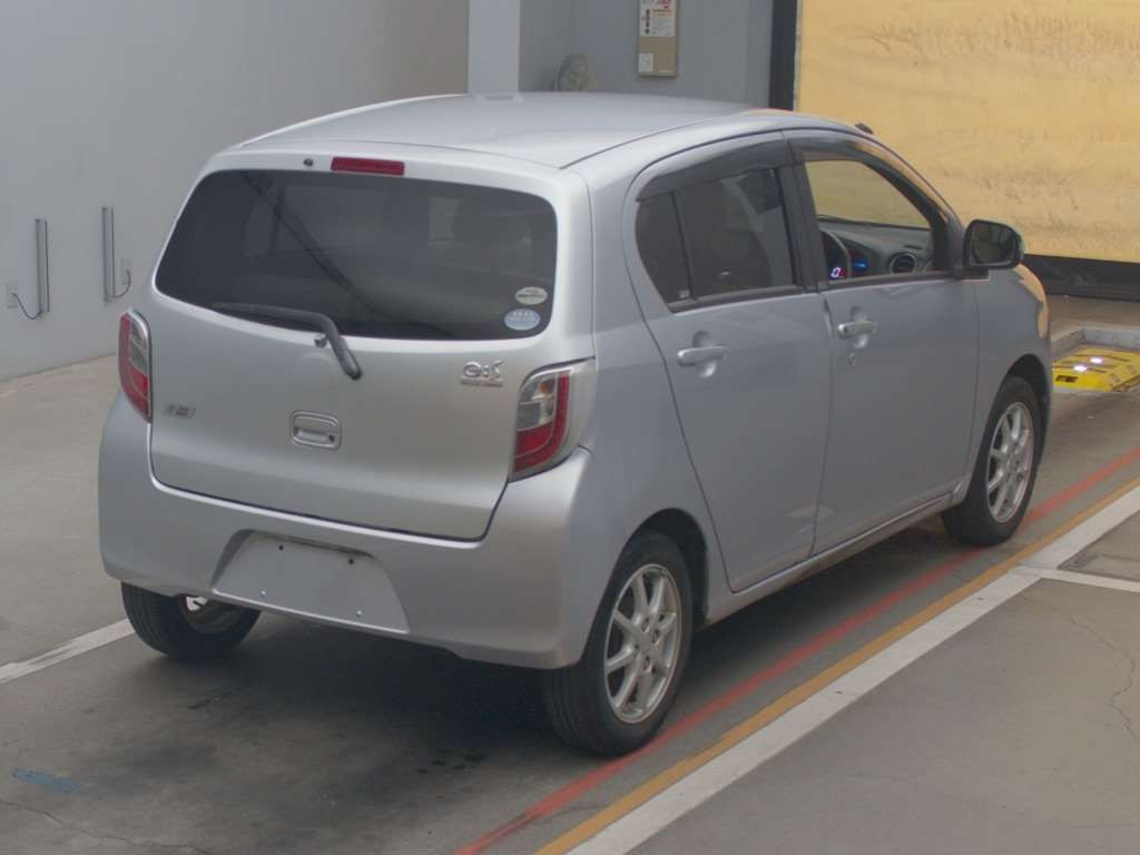 2011 Daihatsu Mira es LA300S[1]