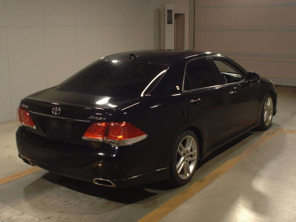 2012 Toyota Crown GRS200[1]