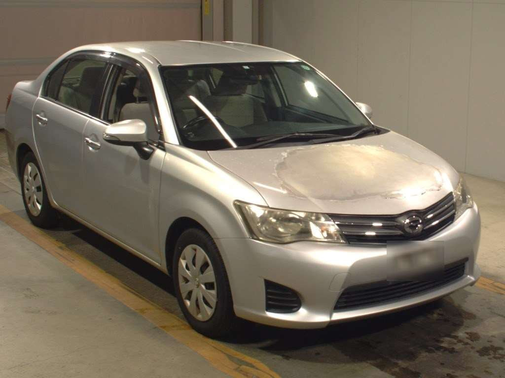 2013 Toyota Corolla Axio NZE161[2]