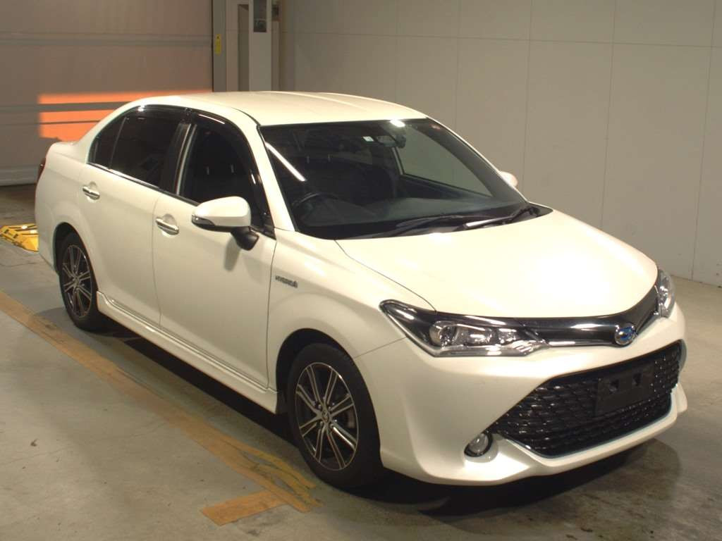 2016 Toyota Corolla Axio NKE165[2]