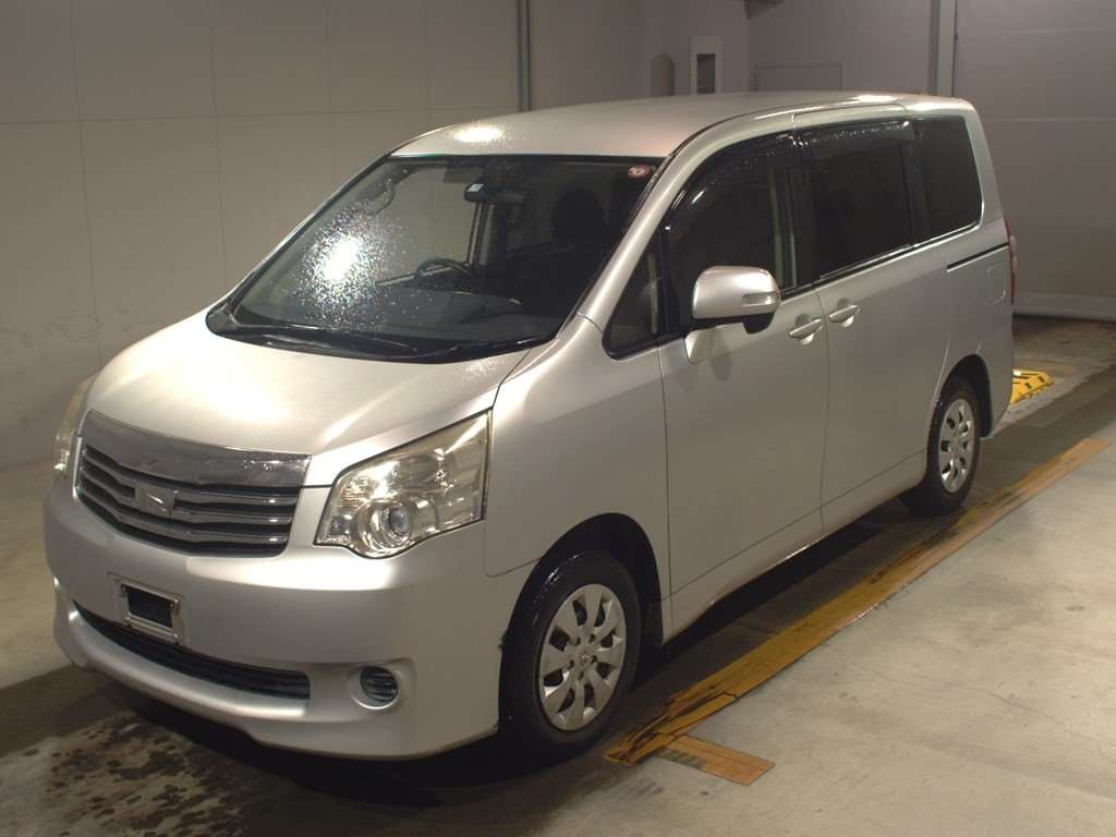 2013 Toyota Noah ZRR70G[0]