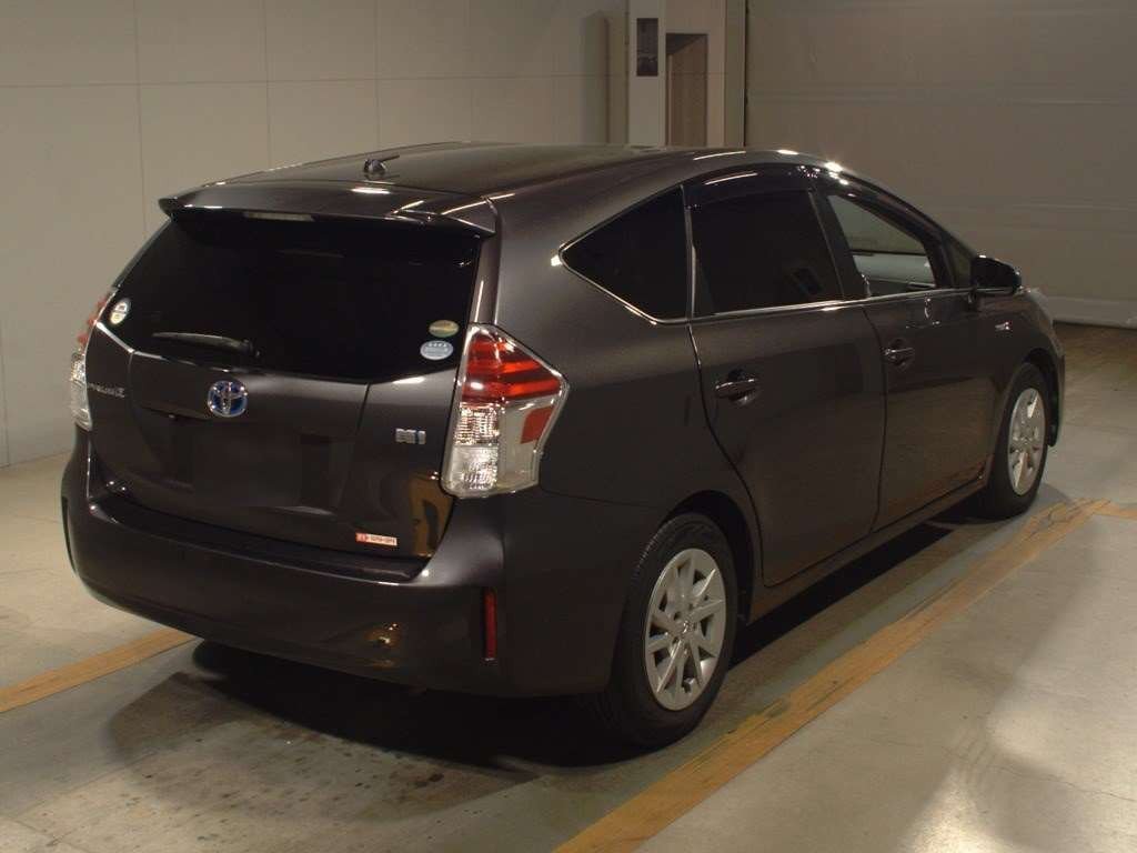 2020 Toyota Prius alpha ZVW41W[1]