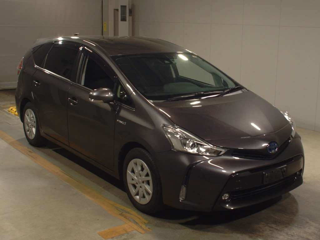 2020 Toyota Prius alpha ZVW41W[2]