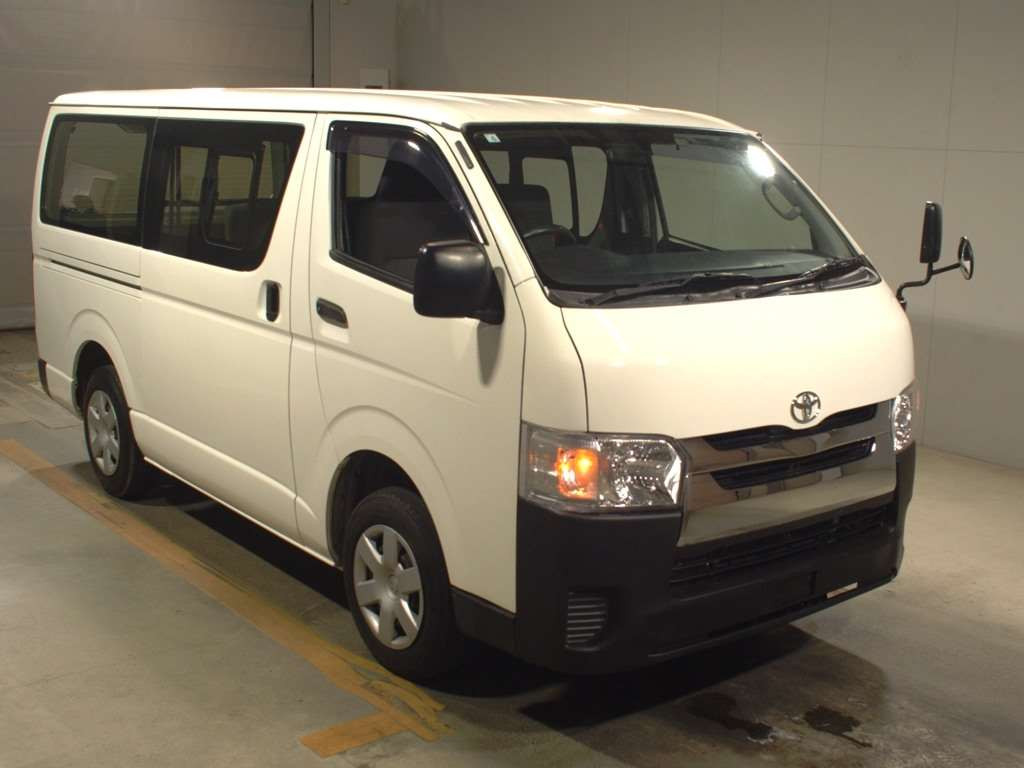 2016 Toyota Hiace Van KDH201V[2]