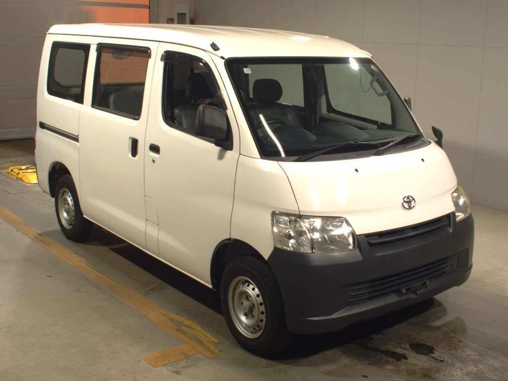 2018 Toyota Townace Van S402M[2]