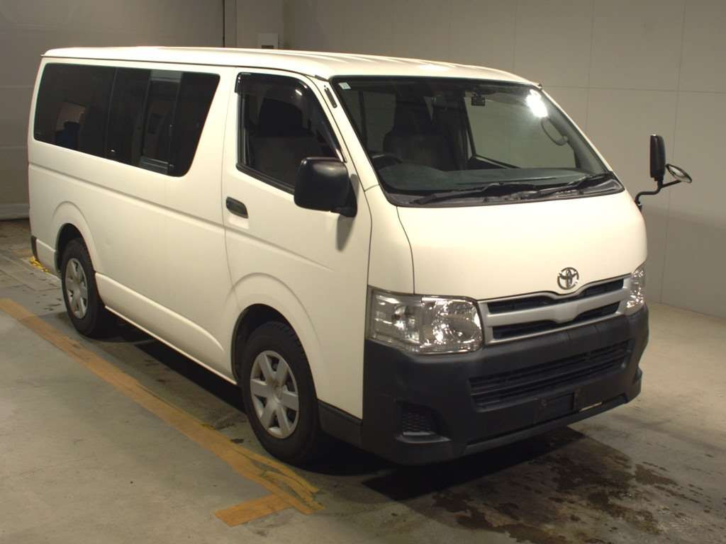 2013 Toyota Regiusace Van KDH201V[2]