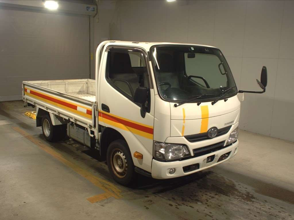 2017 Toyota Toyoace Truck KDY231[2]