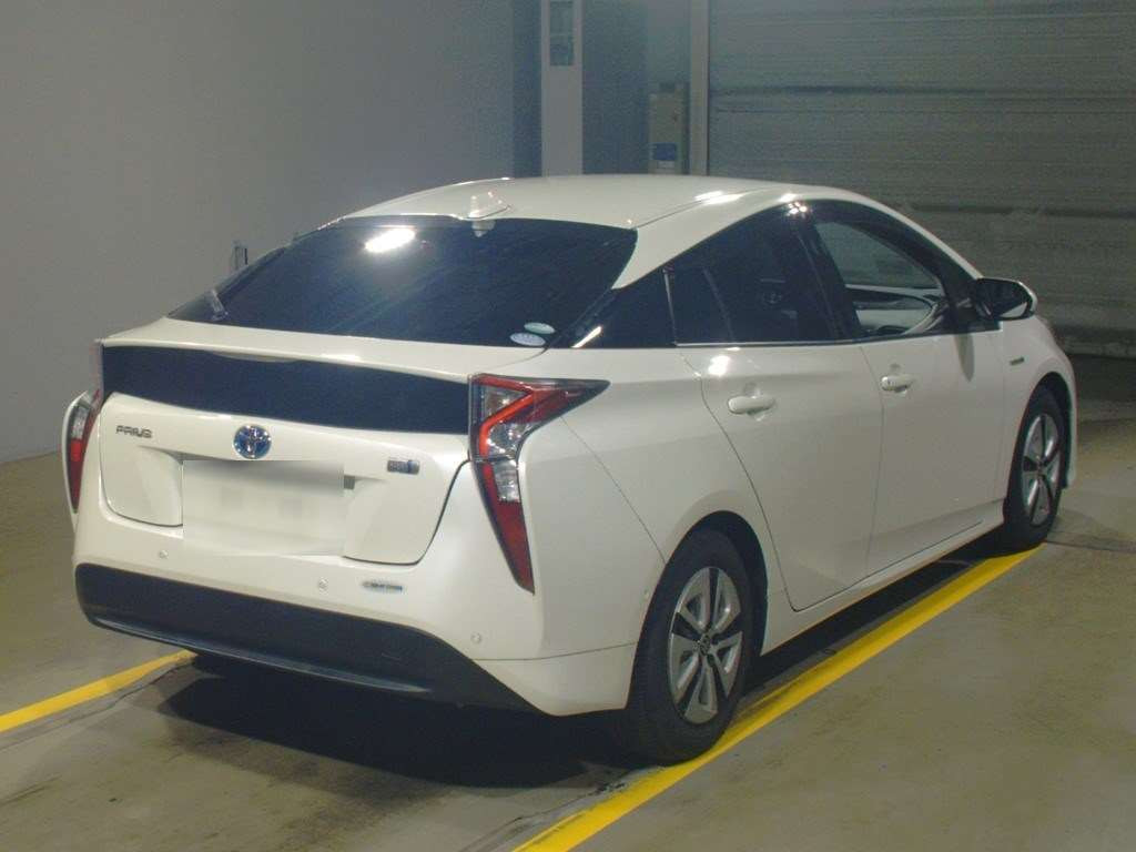 2018 Toyota Prius ZVW51[1]