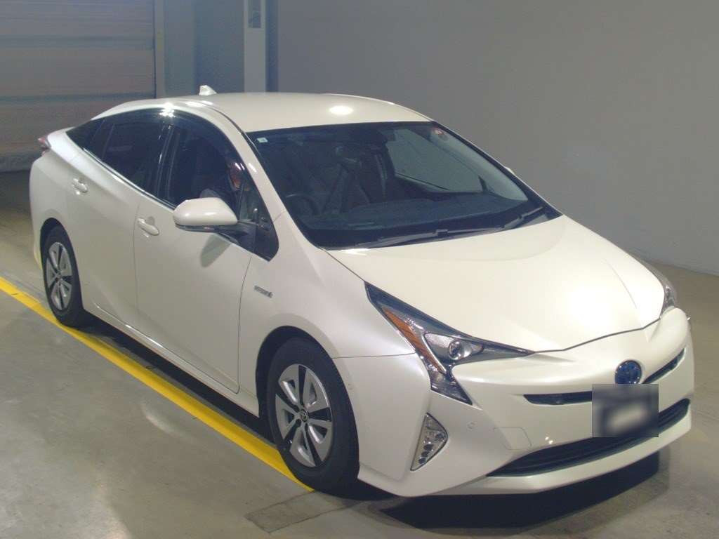 2018 Toyota Prius ZVW51[2]