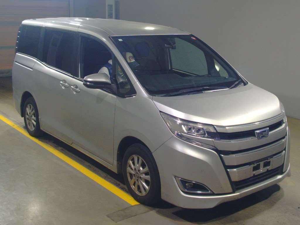 2020 Toyota Noah ZWR80G[2]