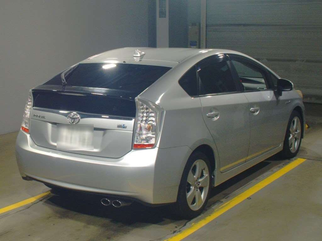 2010 Toyota Prius ZVW30[1]