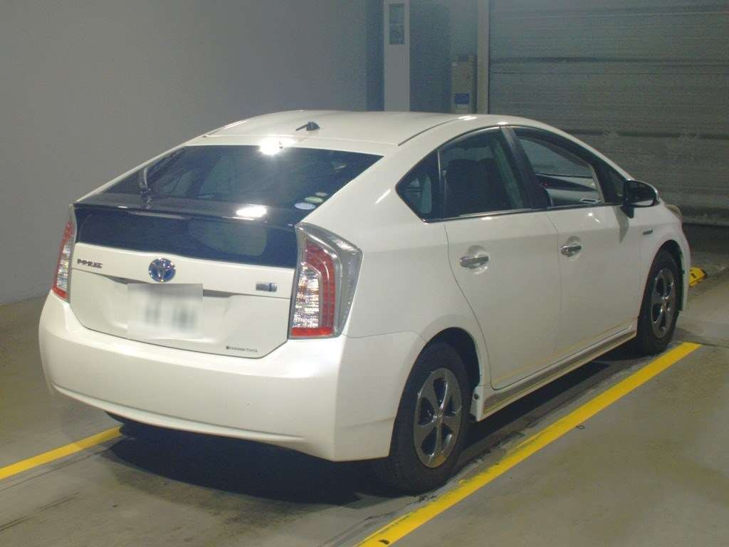 2013 Toyota Prius ZVW30[1]