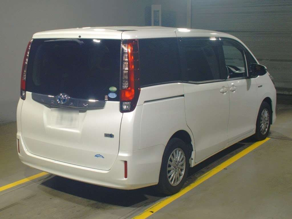 2017 Toyota Noah ZWR80G[1]