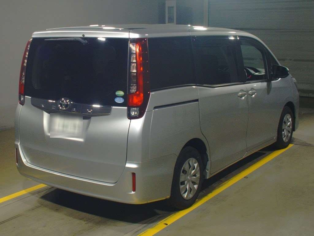 2014 Toyota Noah ZRR80G[1]