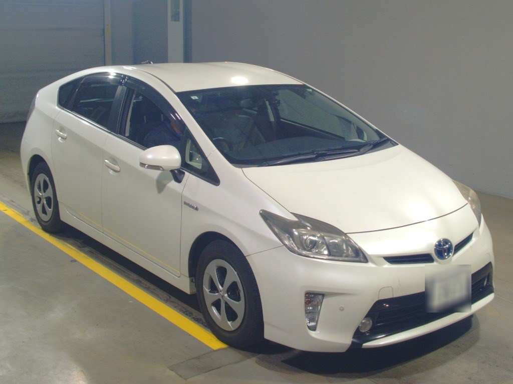 2013 Toyota Prius ZVW30[2]