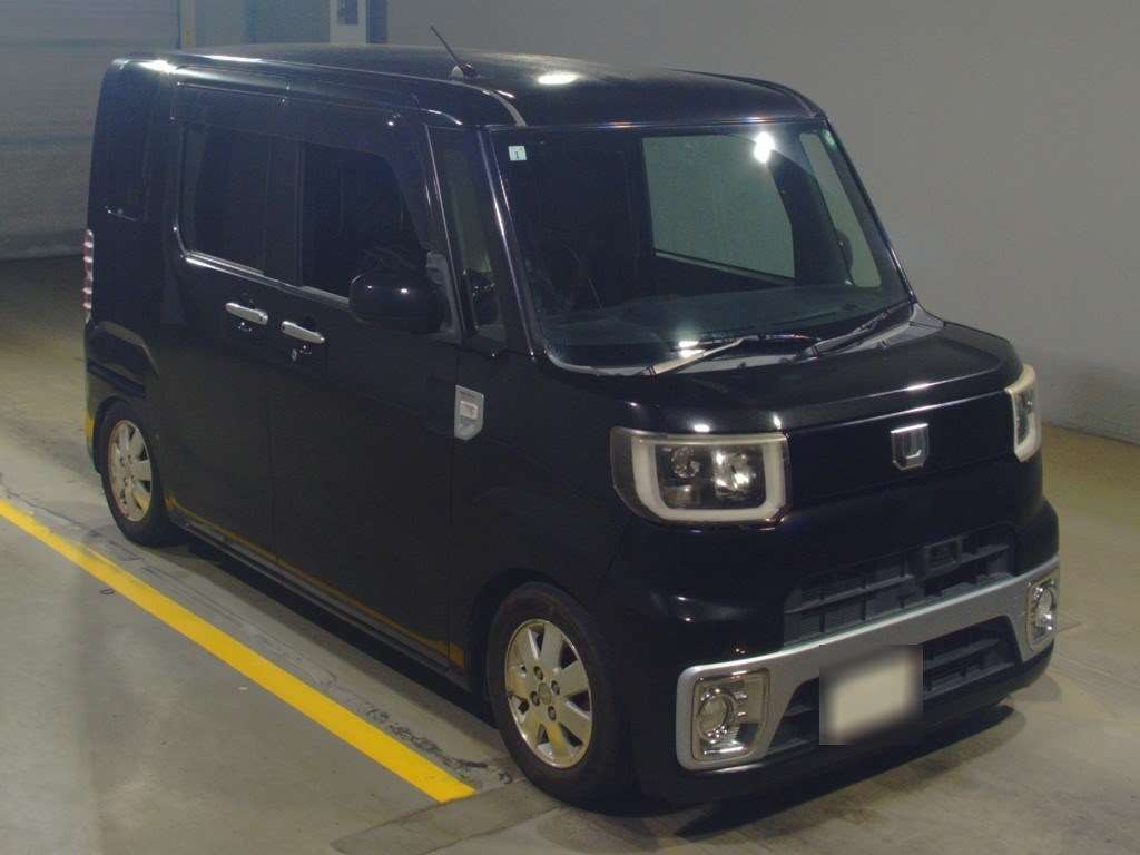 2015 Daihatsu Wake LA700S[2]