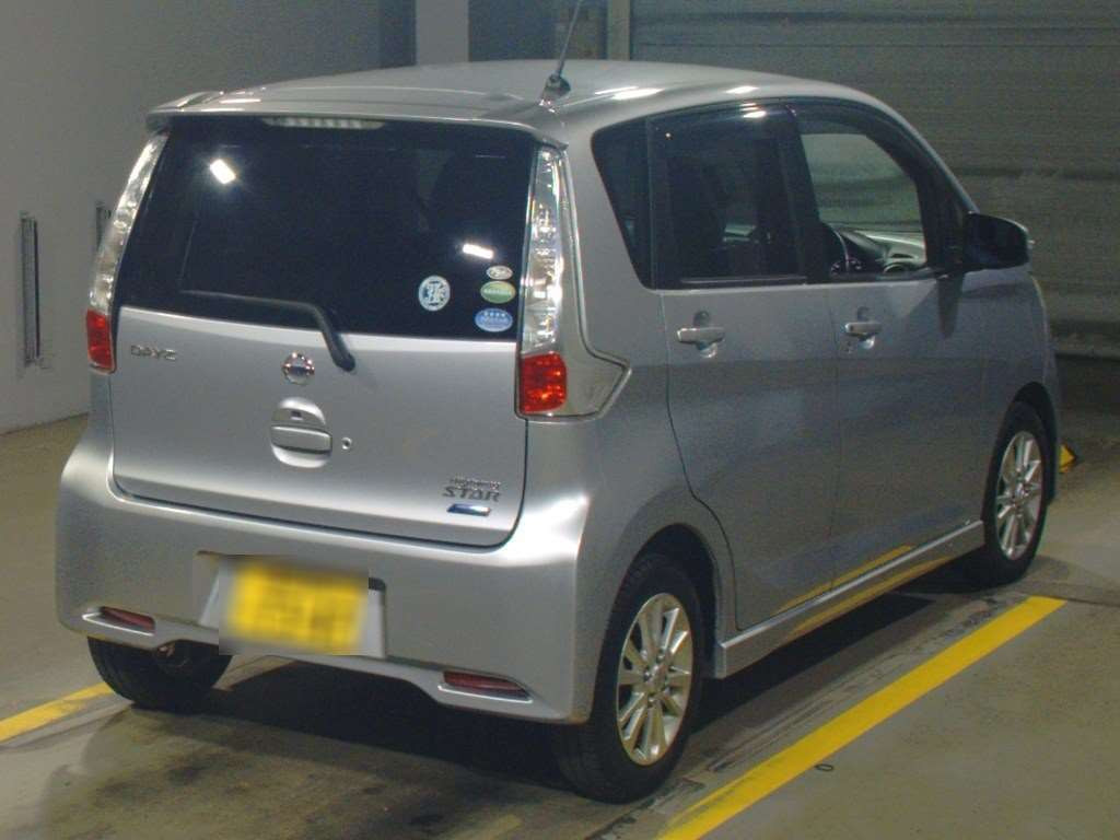 2015 Nissan DAYZ B21W[1]