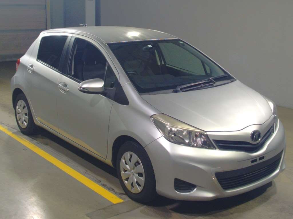 2014 Toyota Vitz NSP130[2]