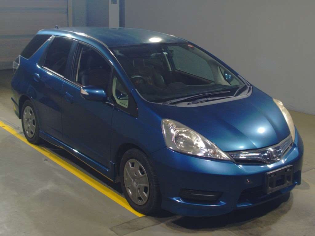 2011 Honda Fit Shuttle Hybrid GP2[2]