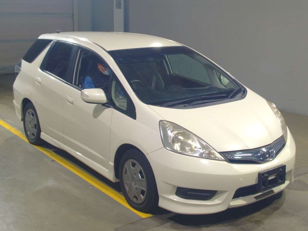 2011 Honda Fit Shuttle Hybrid GP2[2]