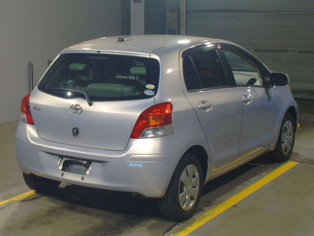 2008 Toyota Vitz SCP90[1]