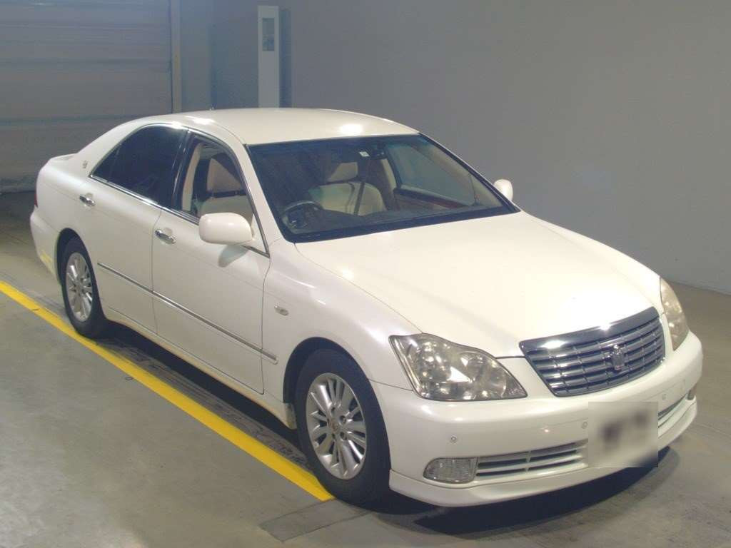 2005 Toyota Crown GRS182[2]