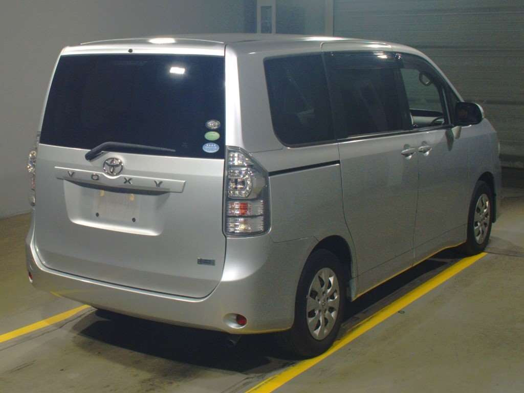 2012 Toyota Voxy ZRR70G[1]