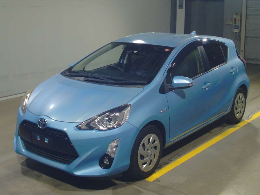 2015 Toyota Aqua NHP10[0]