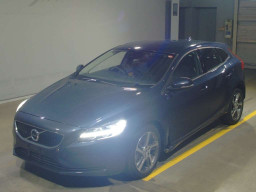 2018 Volvo V40