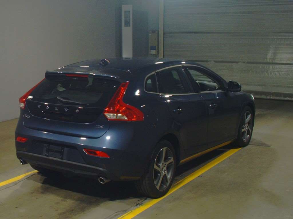 2018 Volvo V40 MD4204T[1]