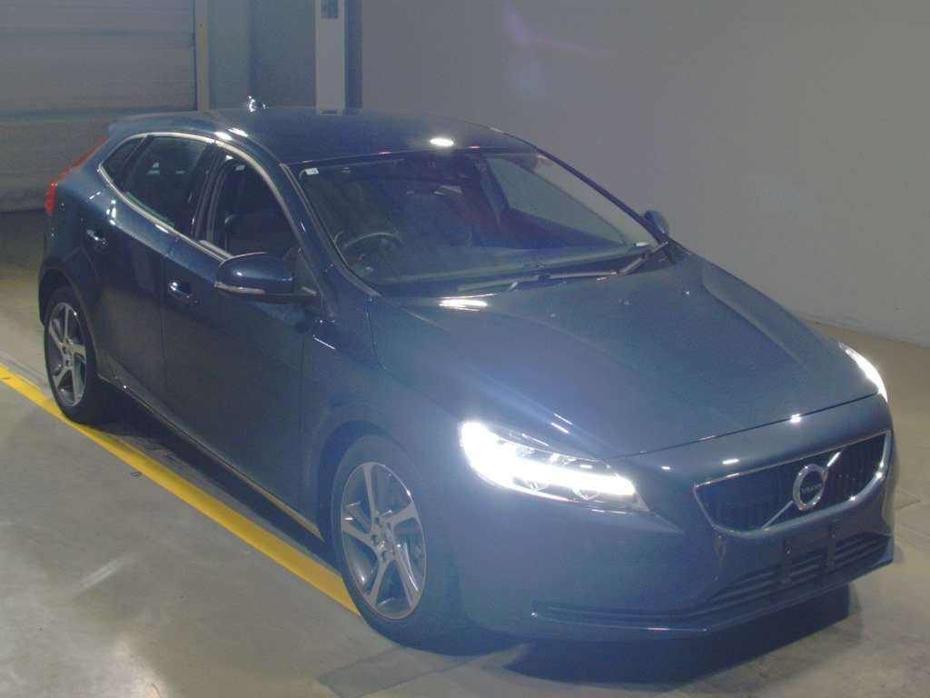 2018 Volvo V40 MD4204T[2]