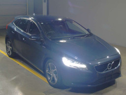 2018 Volvo V40