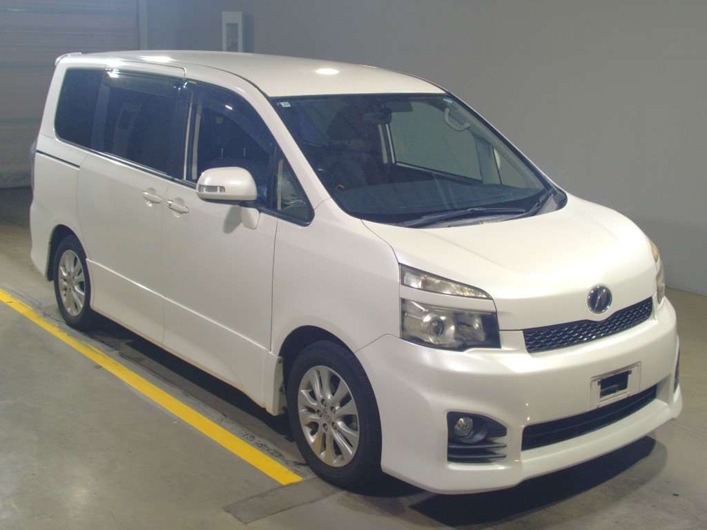 2013 Toyota Voxy ZRR70W[2]