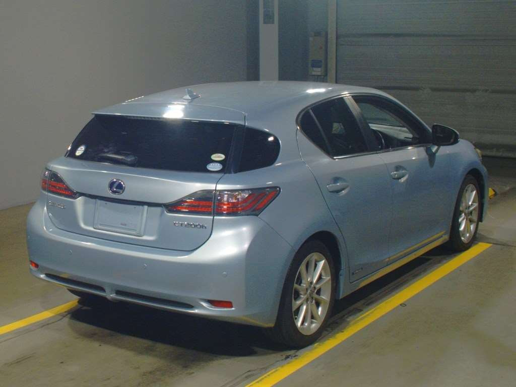 2011 Lexus CT ZWA10[1]