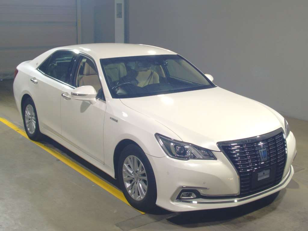 2017 Toyota Crown Hybrid AWS210[2]