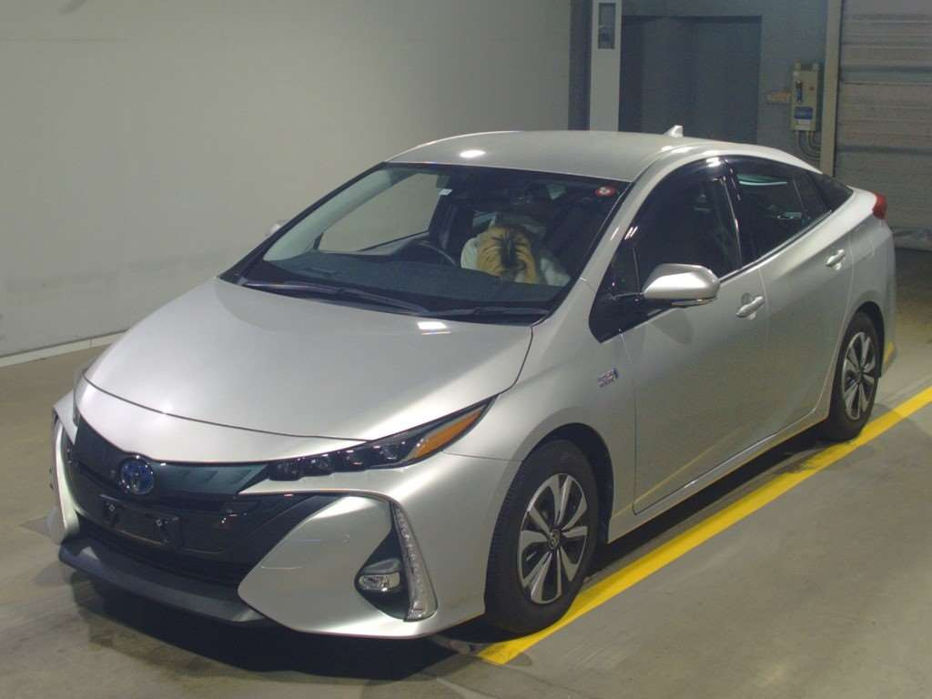 2021 Toyota Prius PHV ZVW52[0]