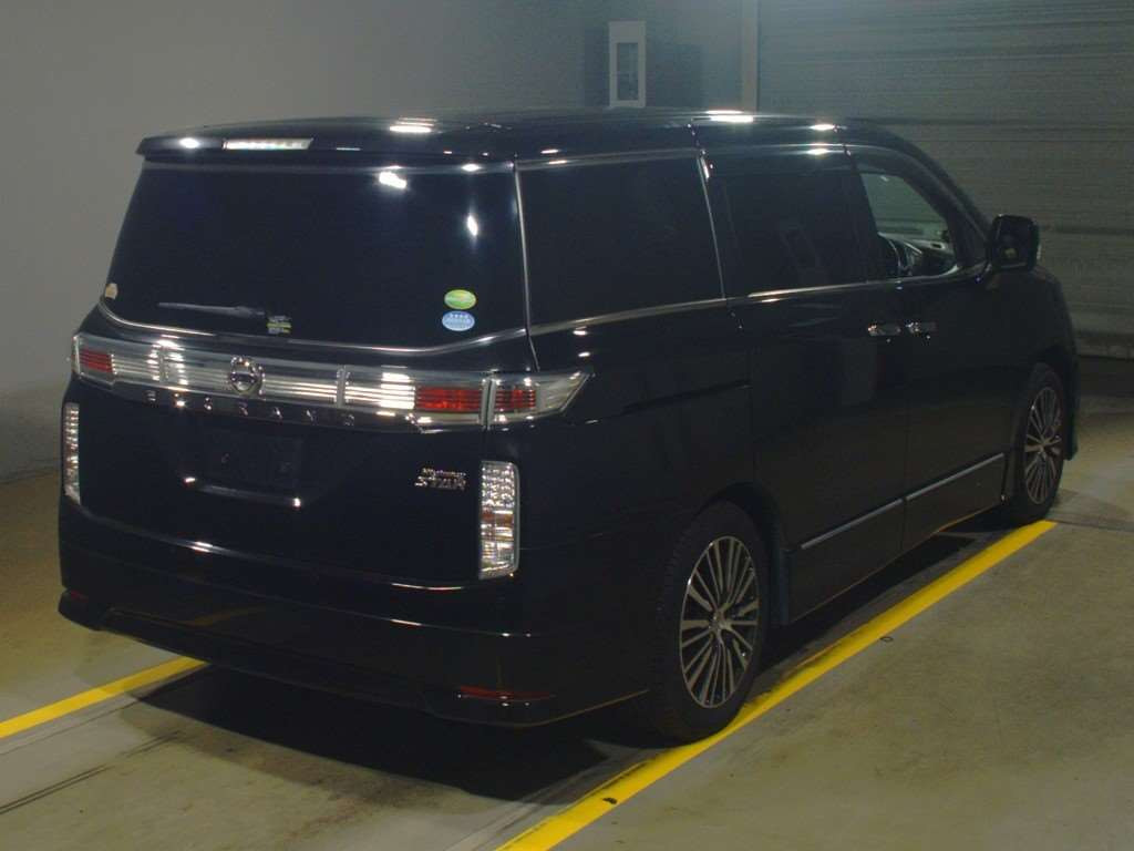 2018 Nissan Elgrand TE52[1]