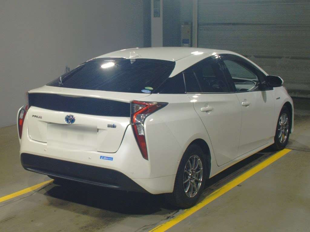 2018 Toyota Prius ZVW50[1]