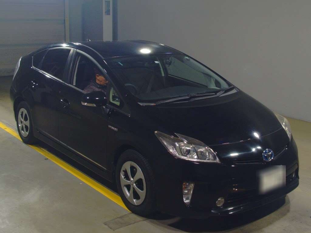 2014 Toyota Prius ZVW30[2]