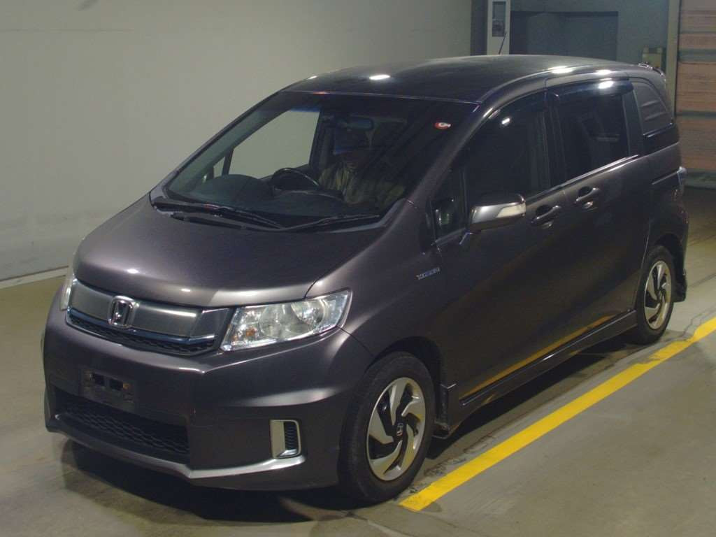 2016 Honda Freed spike hybrid GP3[0]