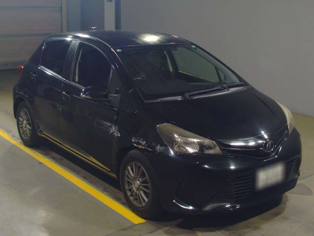 2014 Toyota Vitz NSP130[2]