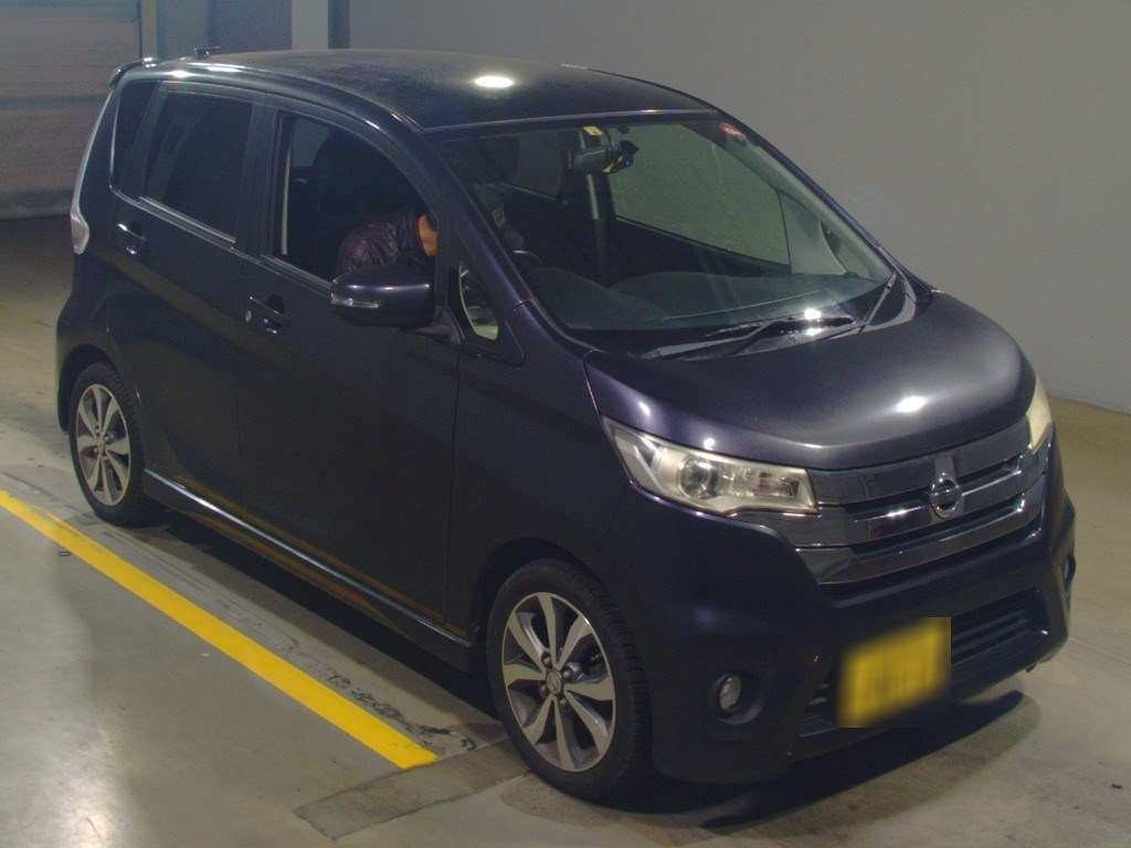 2014 Nissan DAYZ B21W[2]